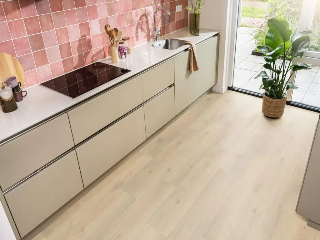 Ruimte met de laminaatvloer Ambiant Aachen Beige eiken