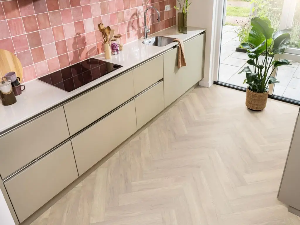 Ruimte met de laminaatvloer Ambiant Marquant Eiken licht naturel