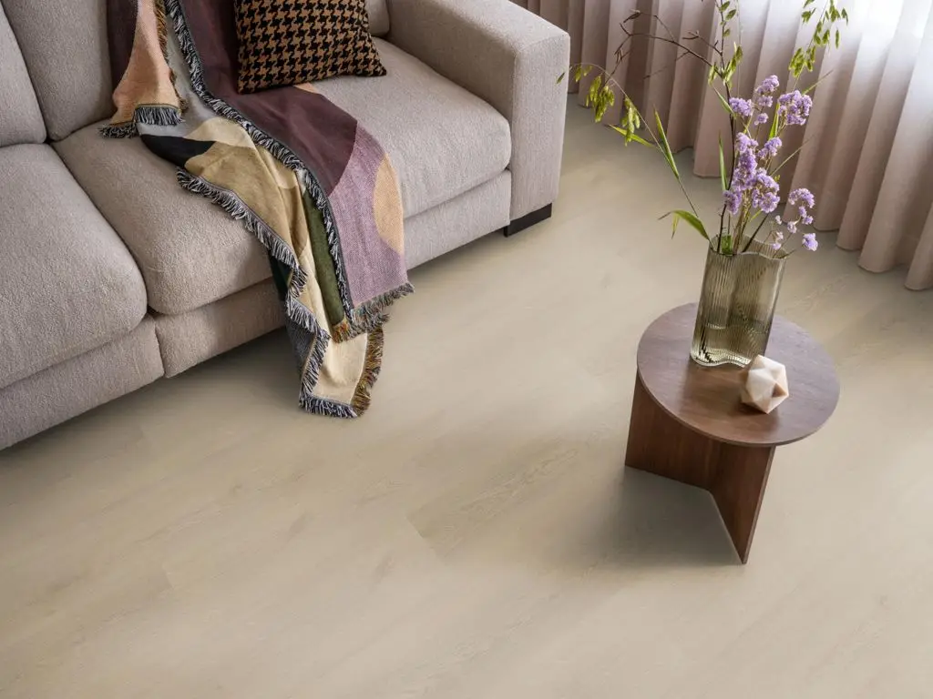 Ruimte met de pvcvloer Ambiant Navaro Dryback beige (sfeerbeeld 4)