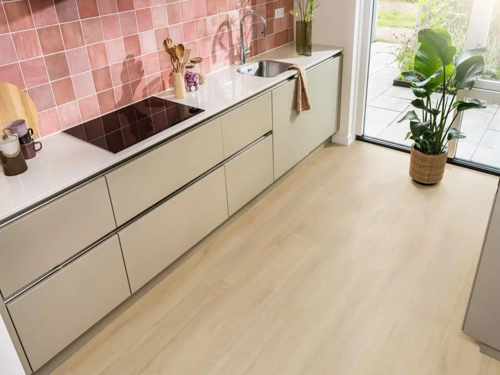 Ruimte met de laminaatvloer Ambiant Prestige Oak Natuur eiken