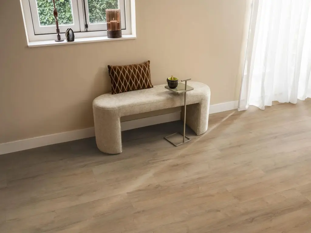 Ruimte met de laminaatvloer Ambiant Superior Oak Licht eiken (sfeerbeeld 5)