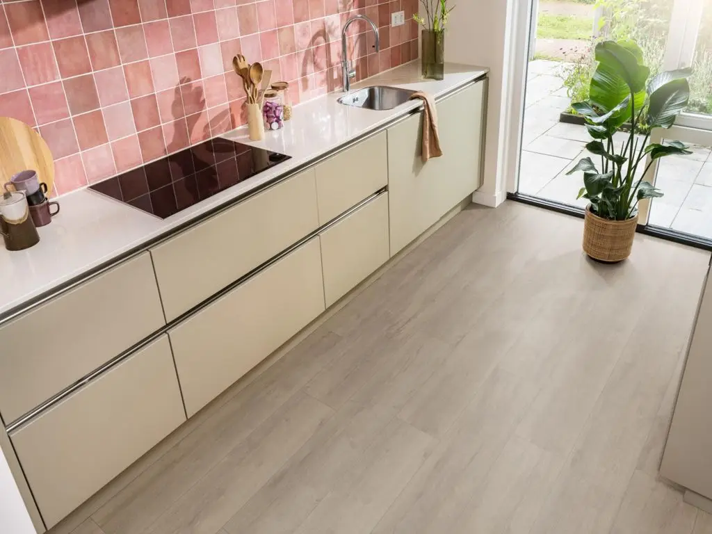 Ruimte met de laminaatvloer Ambiant Superior Oak Smoky eiken