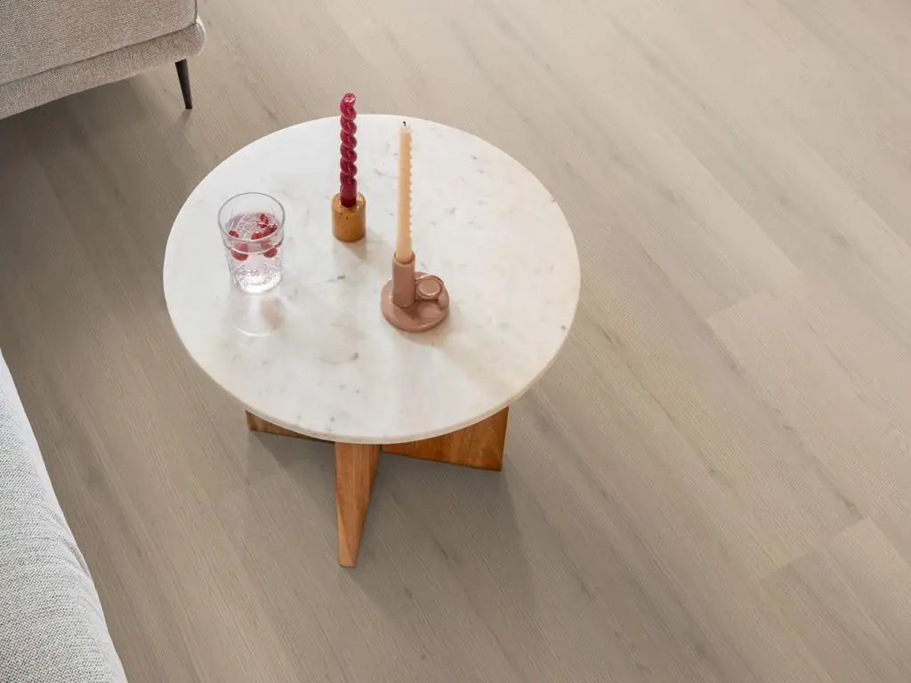 Ruimte met de pvcvloer Ambiant Venera Dryback beige