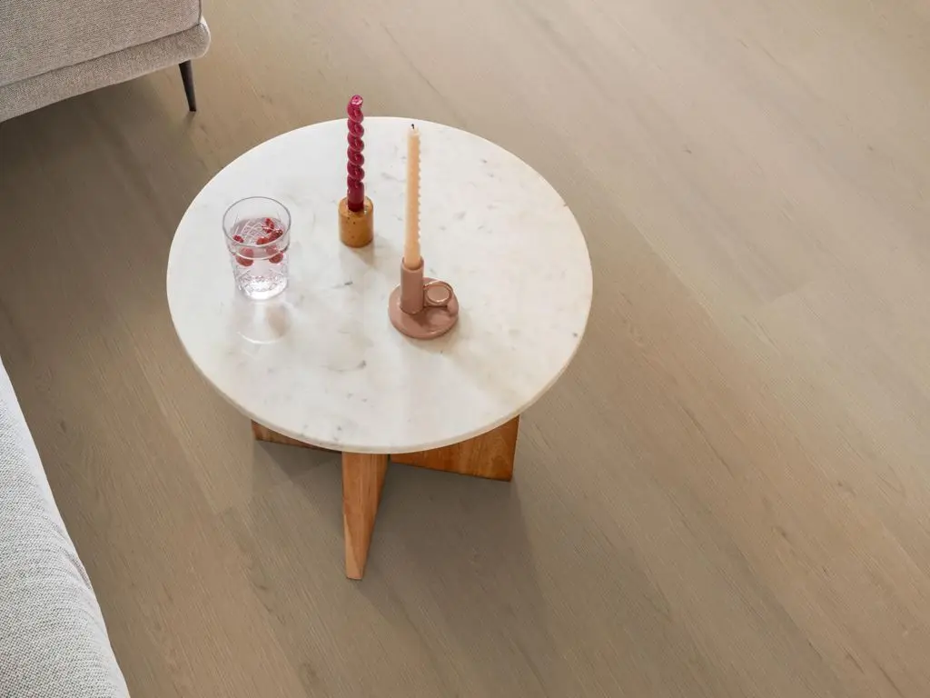 Ruimte met de pvcvloer Ambiant Venera Dryback natural oak