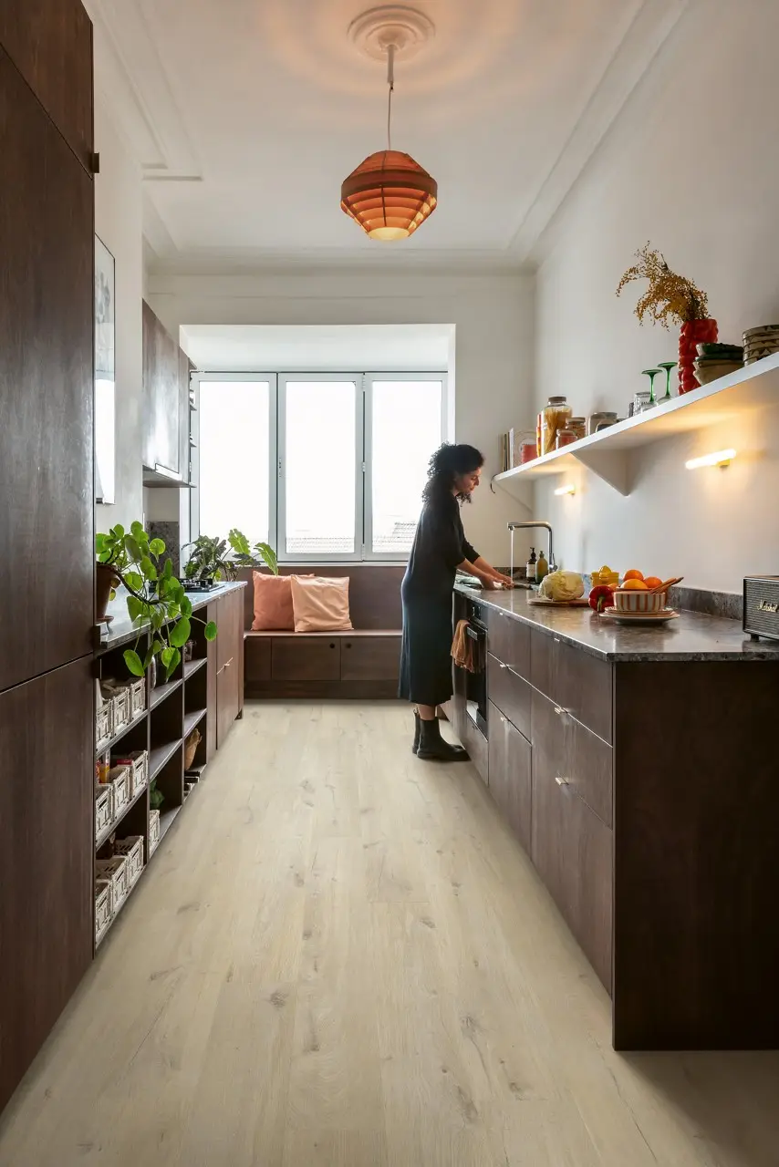 Ruimte met de pvcvloer Quick-Step Bloom Katoenbeige eik