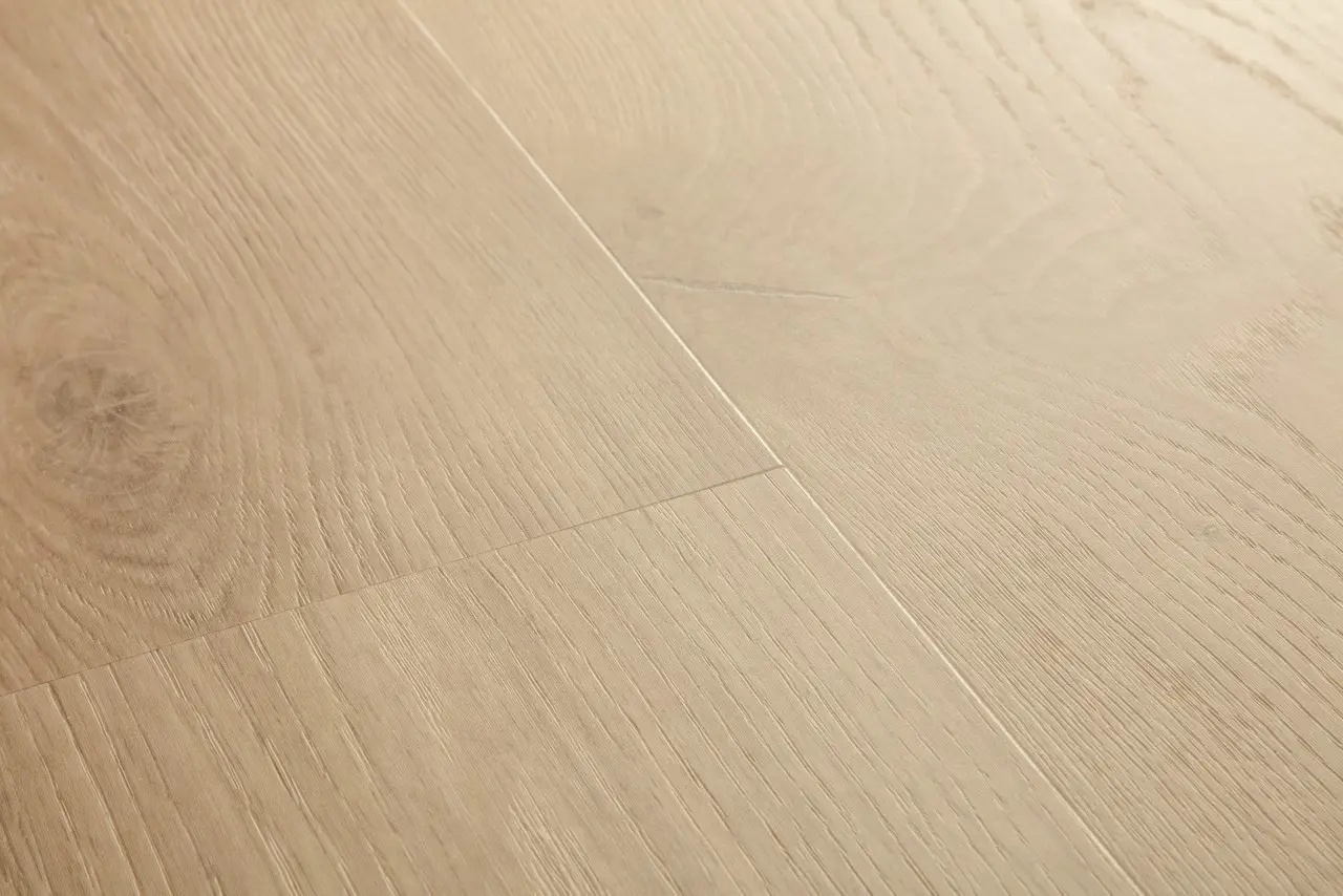 Close-up van de structuur van Quick-Step Blos base Kusteik zand