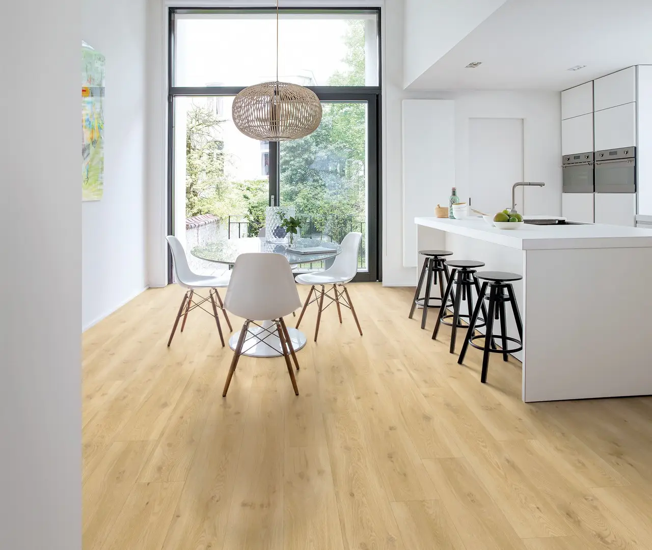 Ruimte met de PVC-vloer Drijvende beige eik (Quick-Step Blos base)