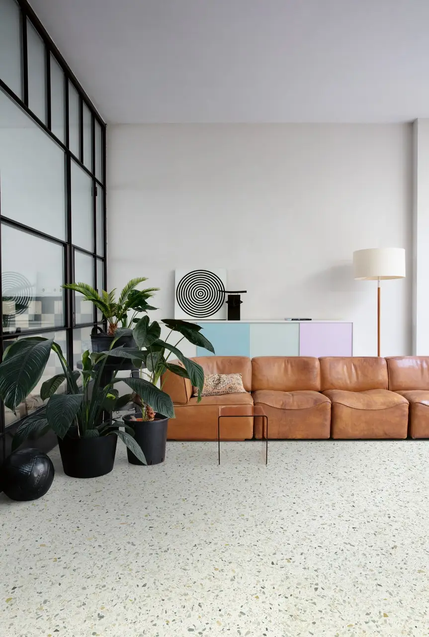 Ruimte met de pvcvloer Quick-Step Blush Terrazzo multicolor