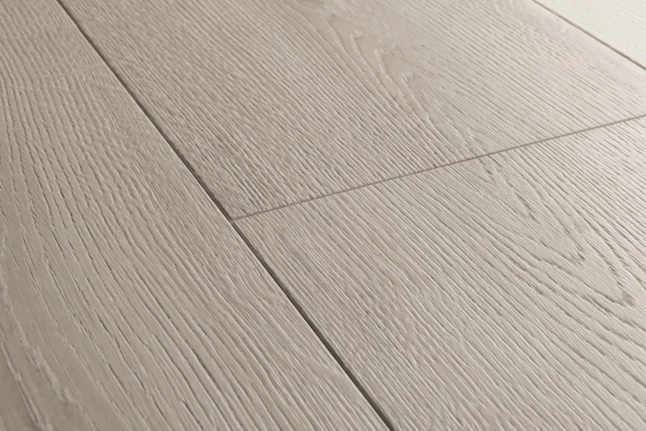 Close-up van de structuur van Quick-Step Capture Geborstelde grijze eik