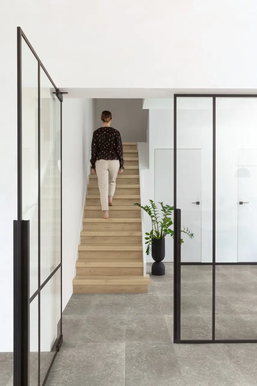 Ruimte met de laminaatvloer Quick-Step Classic Ruwe eik