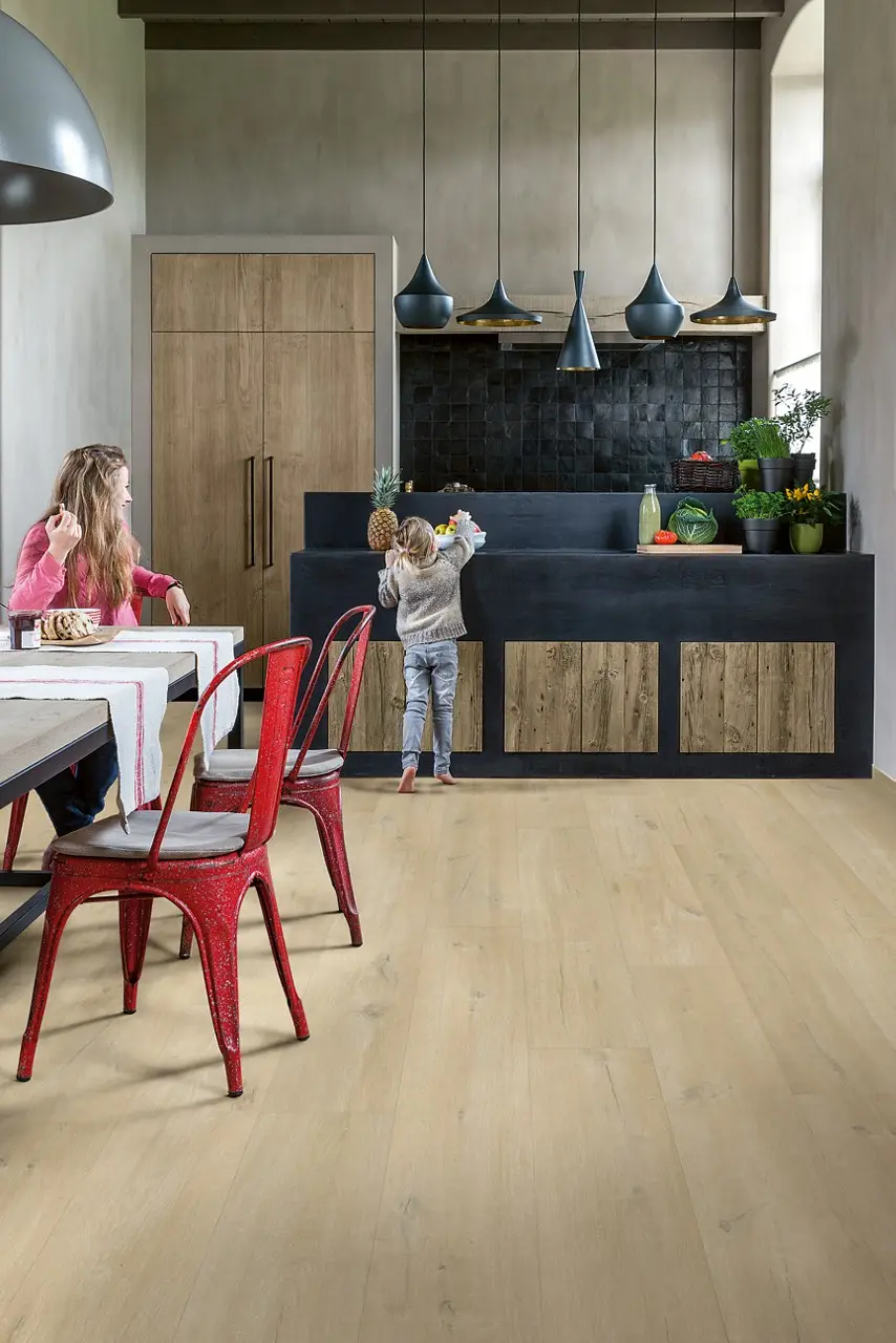 Ruimte met de pvcvloer Quick-Step Fuse Linnen eik greige