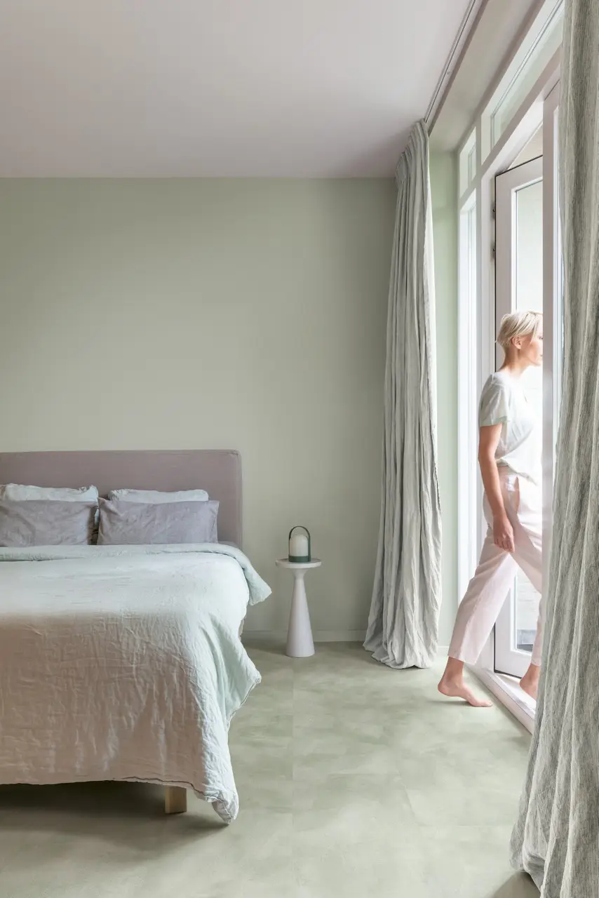 Ruimte met de pvcvloer Quick-Step Illume Zachte salie