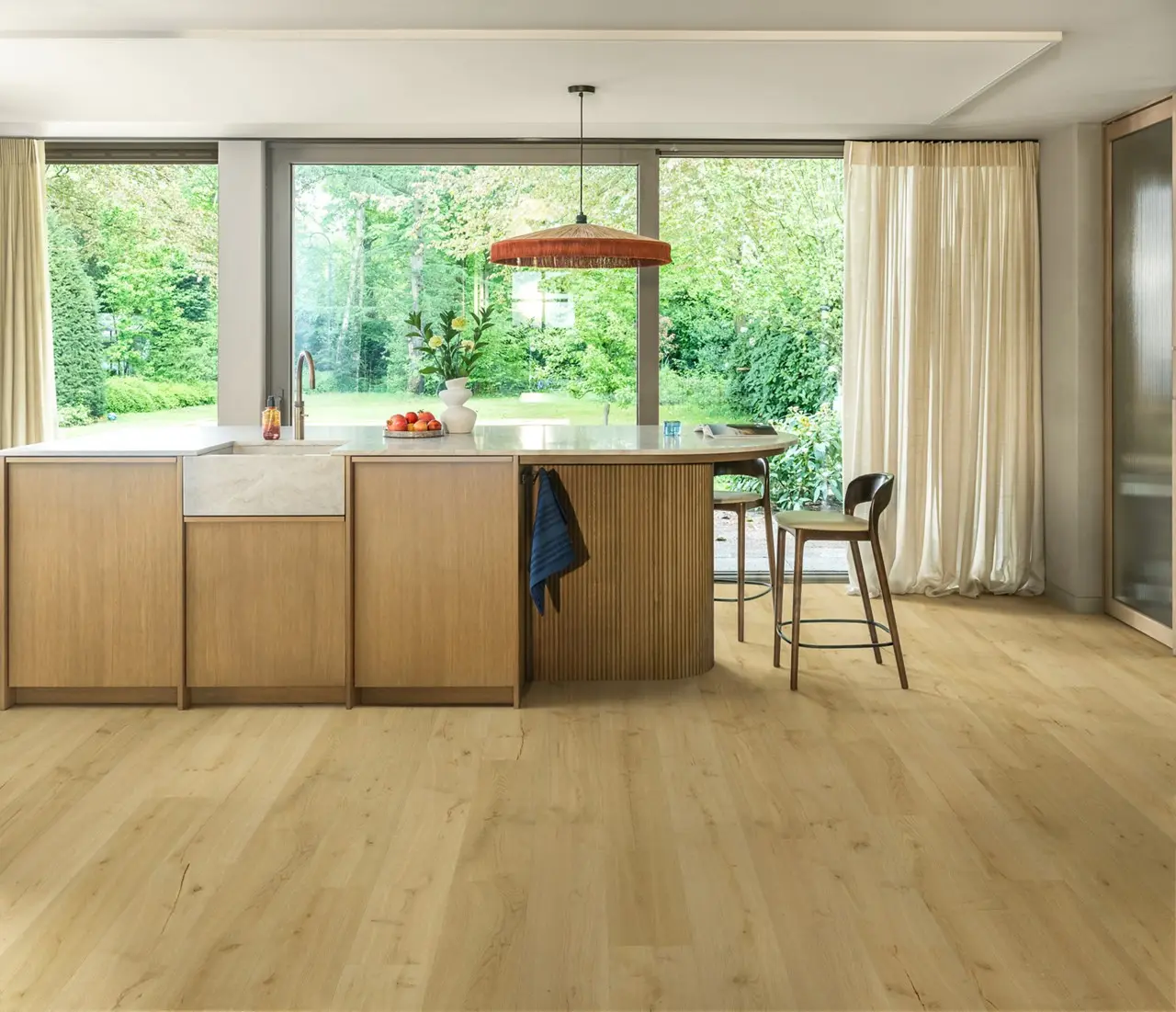 Ruimte met de laminaatvloer Quick-Step Impressive Amandelbruine eik