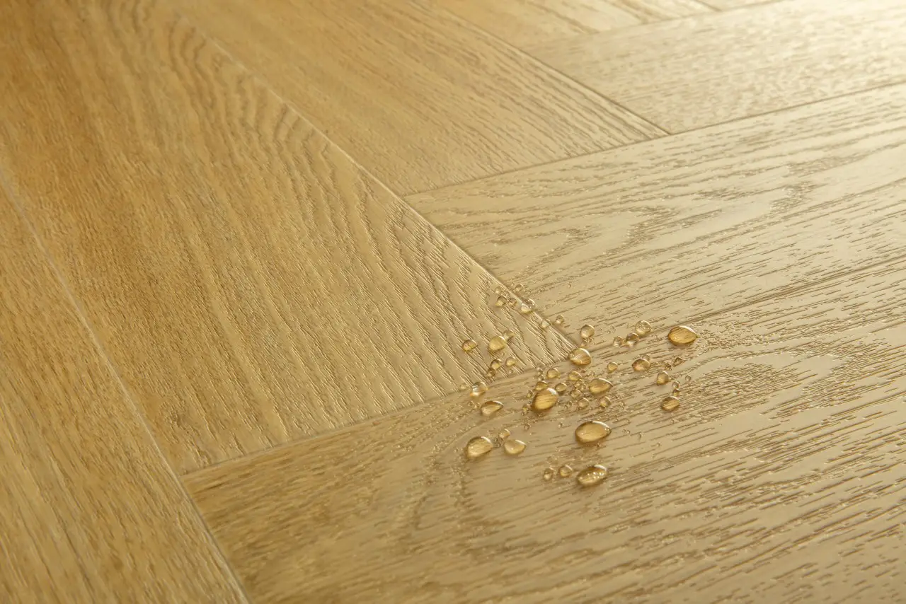 Close-up van de structuur van Quick-Step Pristine Serene eik medium naturel
