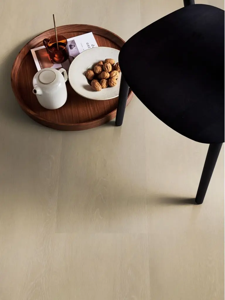 Ruimte met de pvcvloer vtwonen Wide board Dryback natural